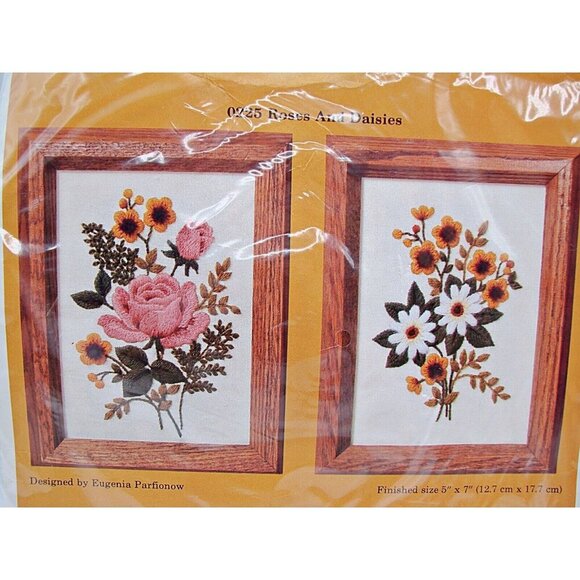 Embroidery Kit Creative Circle 0225 Roses, Daisies Persian Wool Yarn 5x7" Vtg - Picture 5 of 9